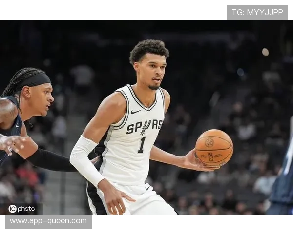 魔术内线进攻受限马刺篮板压制,瓦格纳缺阵暴露外线短板 魔术内线进攻受限马刺篮板压制,瓦格纳缺阵暴露外线短板