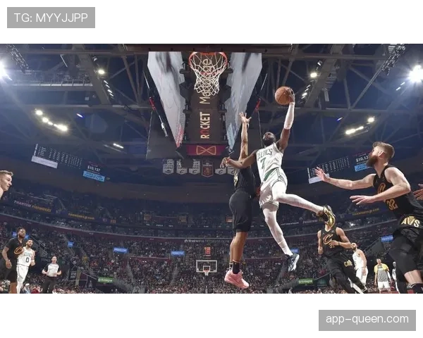 赛后复盘：勇士末节崩盘负于凯尔特人，三分线外35投仅9中暴露进攻隐患